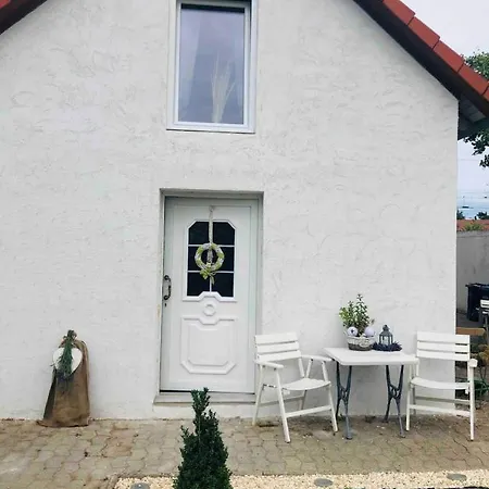 Kleine Gemuetliche Einliegerwohnung Mit Garten Und Pool דירה Nordstemmen