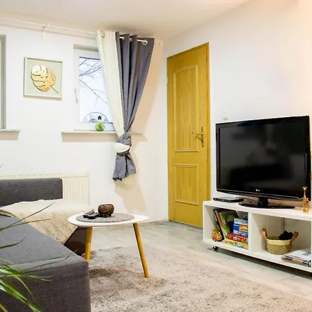 Apartment Kleine Gemütliche Einliegerwohnung Mit Garten Und Pool