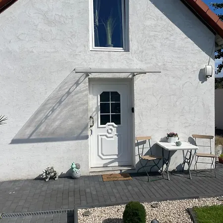 Apartment Kleine Gemütliche Einliegerwohnung Mit Garten Und Pool