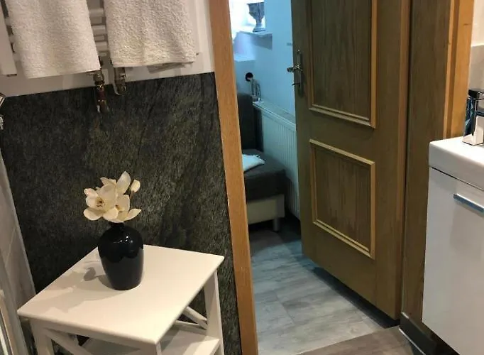 Kleine Gemütliche Einliegerwohnung Mit Garten Und Pool *